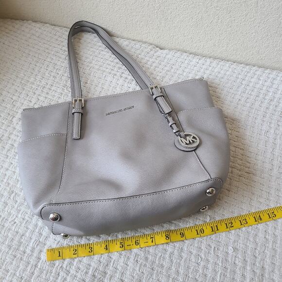 Michael Kors Gray Shoulder Bag with Saffiano Leather - Picture 8 of 8